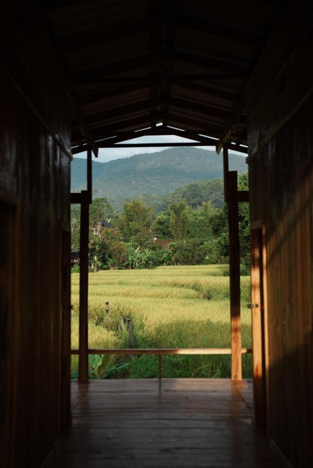 Por Joi ,Por Dee House Hostel Chiang Mai Exterior photo