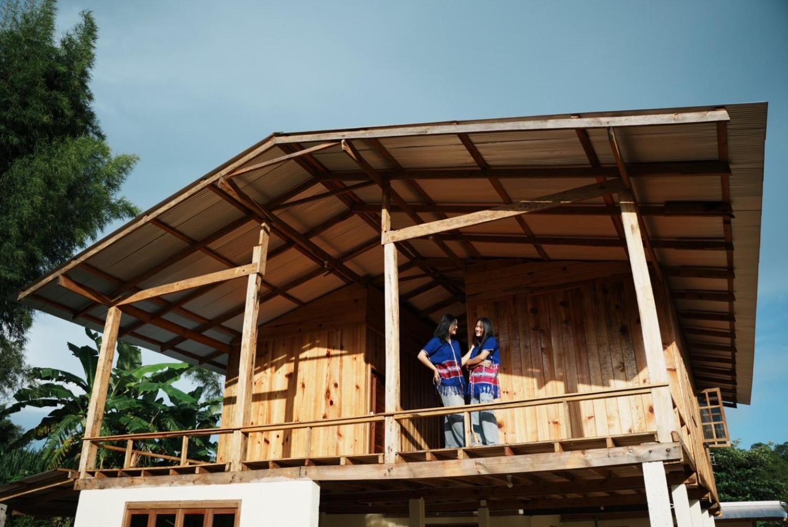 Por Joi ,Por Dee House Hostel Chiang Mai Exterior photo
