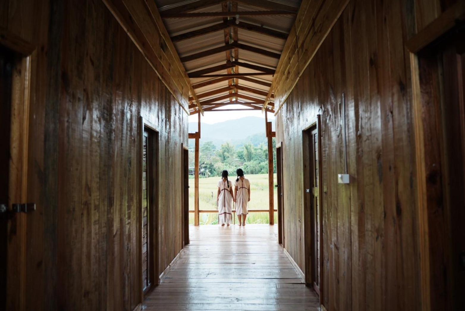 Por Joi ,Por Dee House Hostel Chiang Mai Exterior photo