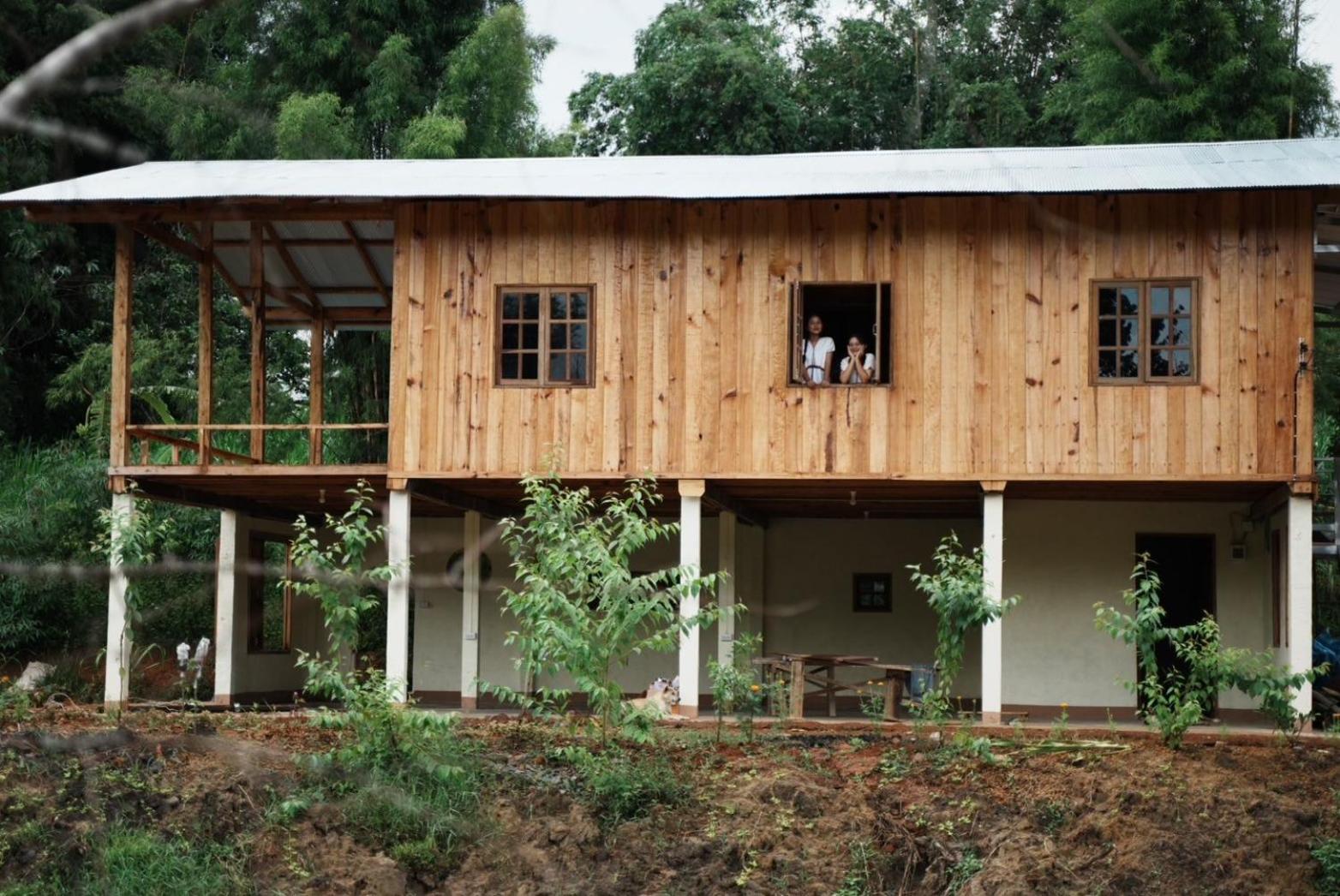Por Joi ,Por Dee House Hostel Chiang Mai Exterior photo